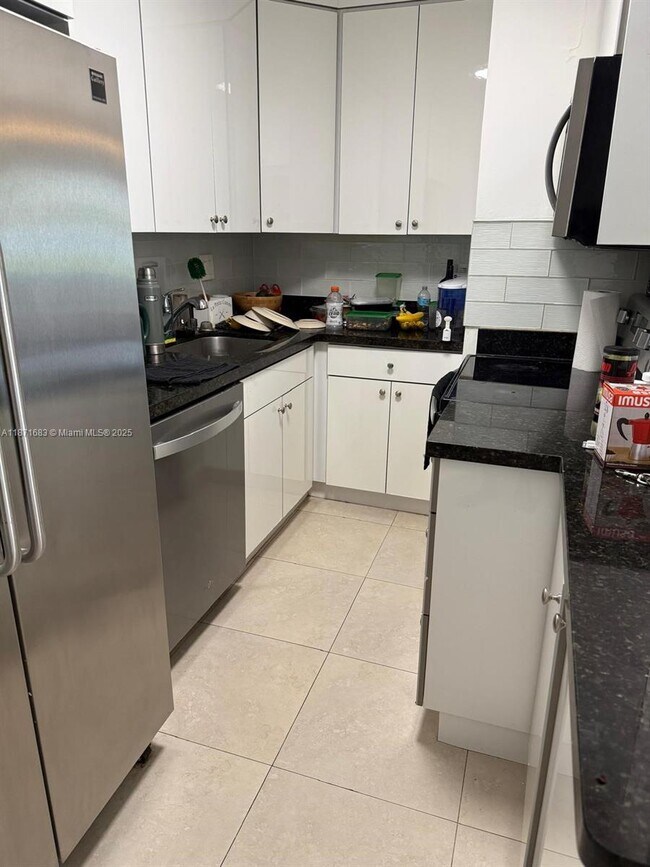 Building Photo - 3582 NE 171 St