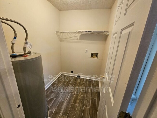 Building Photo - 2407 Ashton Park Ln