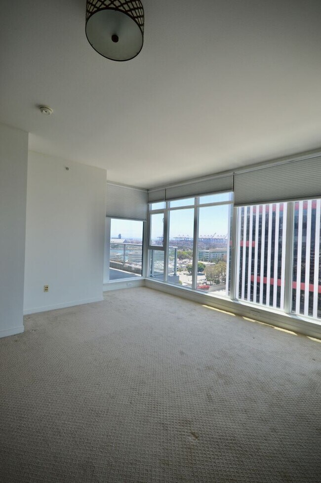 Building Photo - Beautiful 2 Bedroom Apartment in Long Beac...