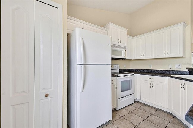 Building Photo - 9 Lytton Ln