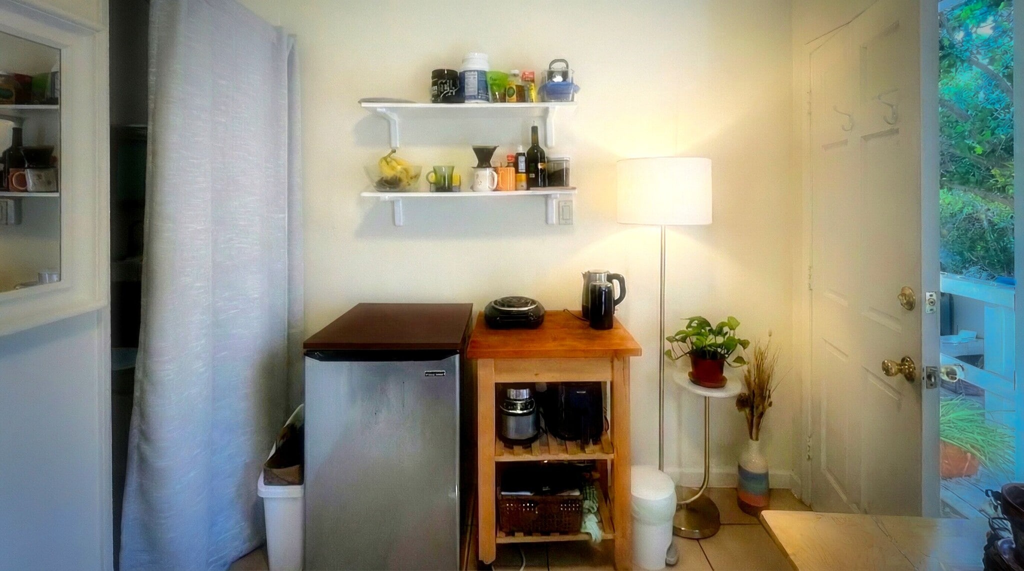 Building Photo - 1837 N Berendo St