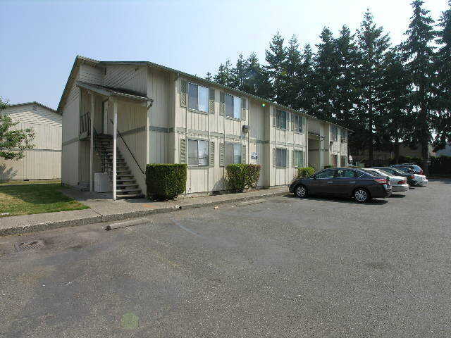 Building Photo - 1629 Maple Ln