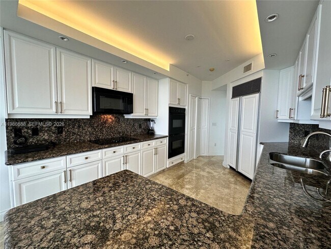 Building Photo - 6051 N Ocean Dr