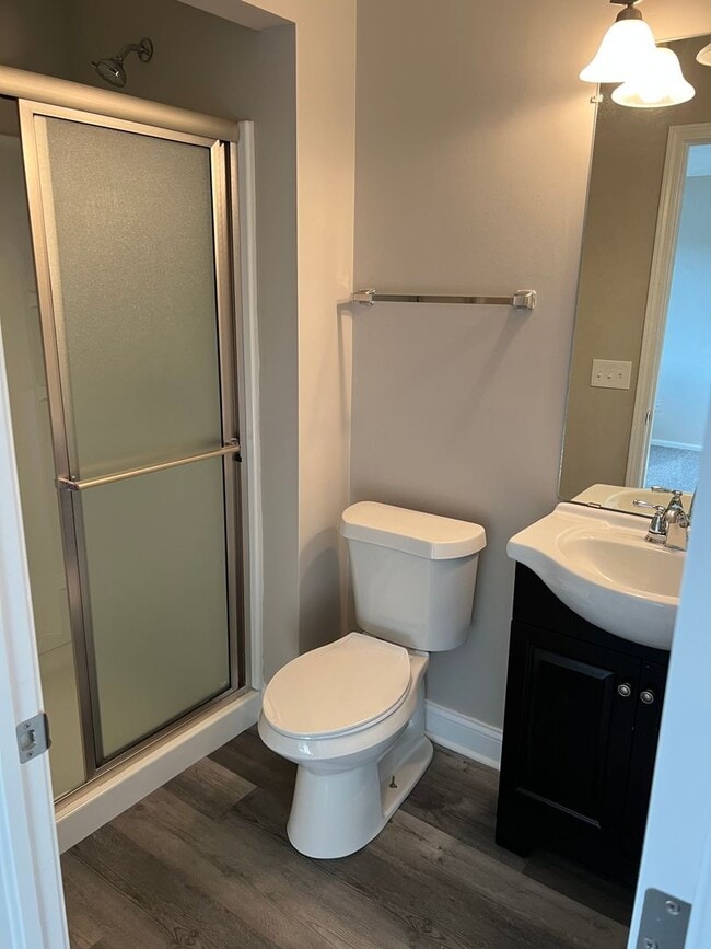 Building Photo - Newly Remodeled 2 Bedroom, 2.5 Bath Condo ...