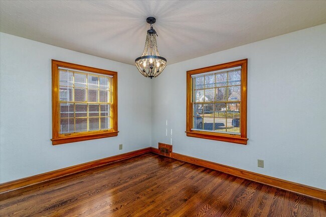 Building Photo - 2510 Tillett Rd SW