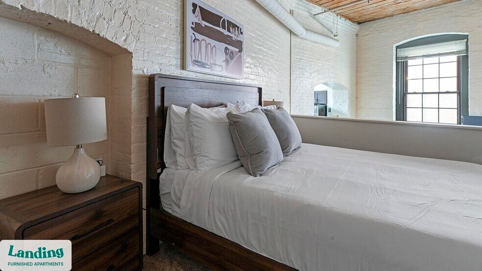 Building Photo - 121 S Fremont Ave