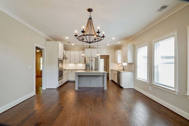 Building Photo - 4790 McGill Ct