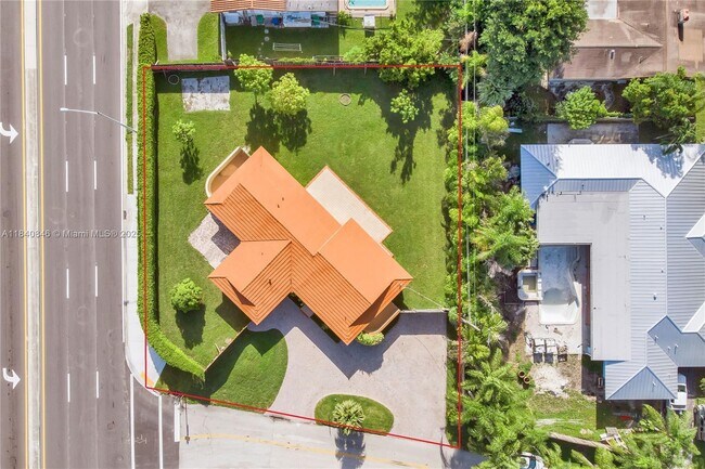 Building Photo - 8825-8885 SW 85th Ave