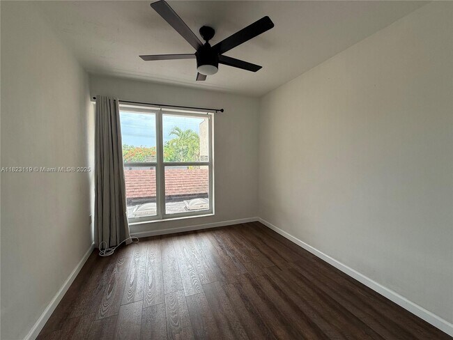Building Photo - 8522 SW 103rd Ave