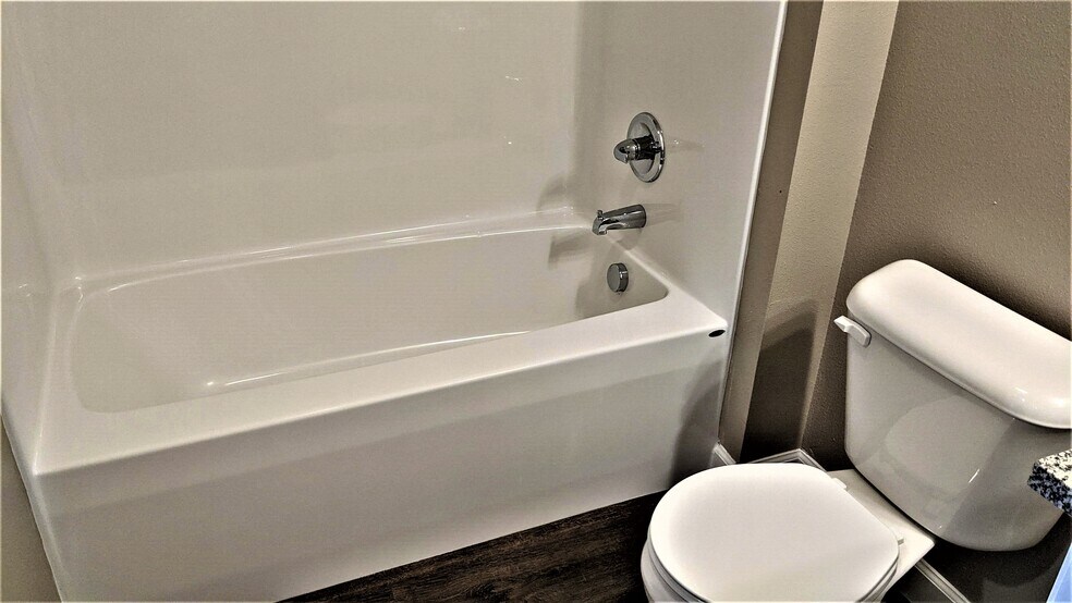 Peterson Place Apartments 770 N Pleasant Hill Blvd Pleasant Hill IA 50327 Apartment Finder