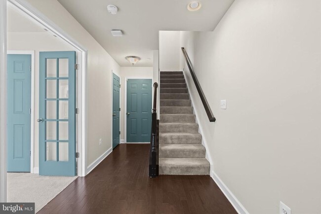 Building Photo - 3030 Mia Ln