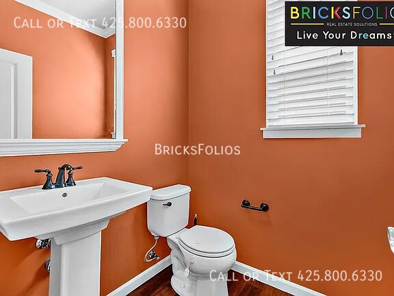 Building Photo - 814 Mount Baker Pl NE