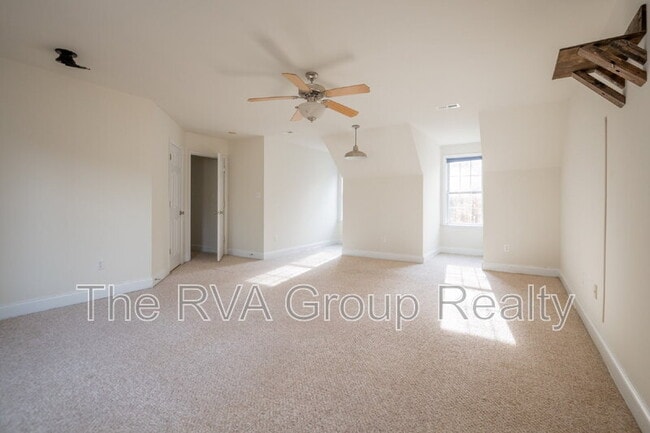 Building Photo - 79 River Run Ln