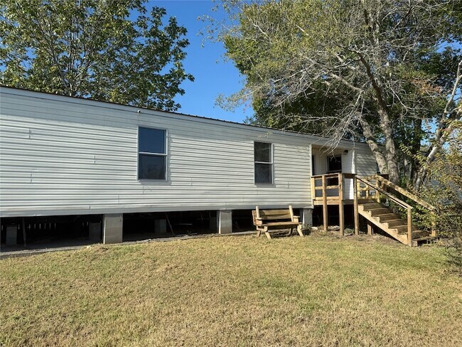 Building Photo - 14 Walnut Bend