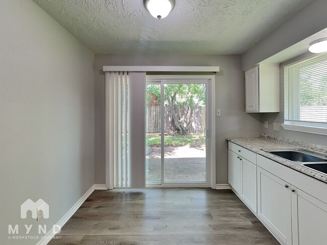 Building Photo - 12615 Enchanted Path Dr