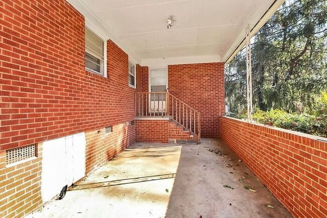 Building Photo - Charming 3BD/1BA Ranch Home