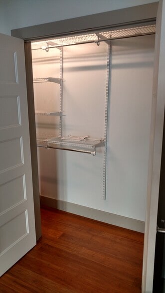 Closet - 124 S Main St