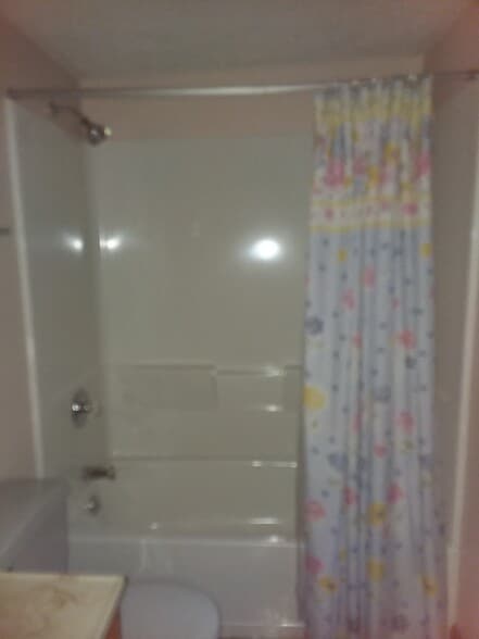 Building Photo - 601 Cream Hollow Rd