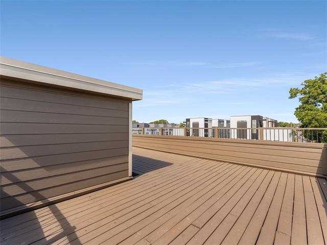 Building Photo - 2015 N Prairie Ave