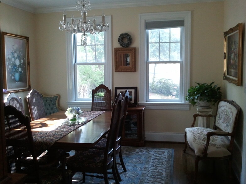 Building Photo - 313 Parkway St