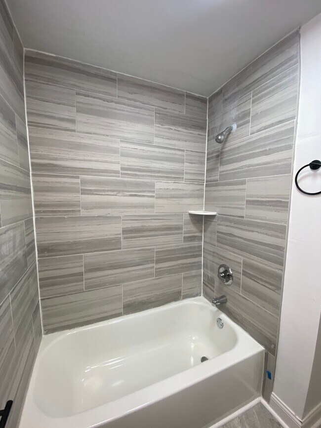 Bathroom - 1902 N 19th St