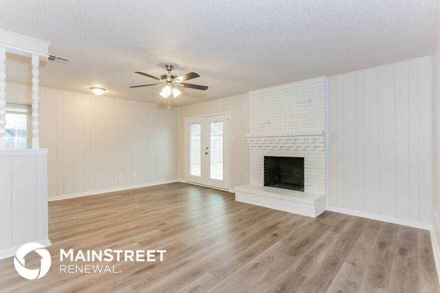 Building Photo - 328 Bennett Cir