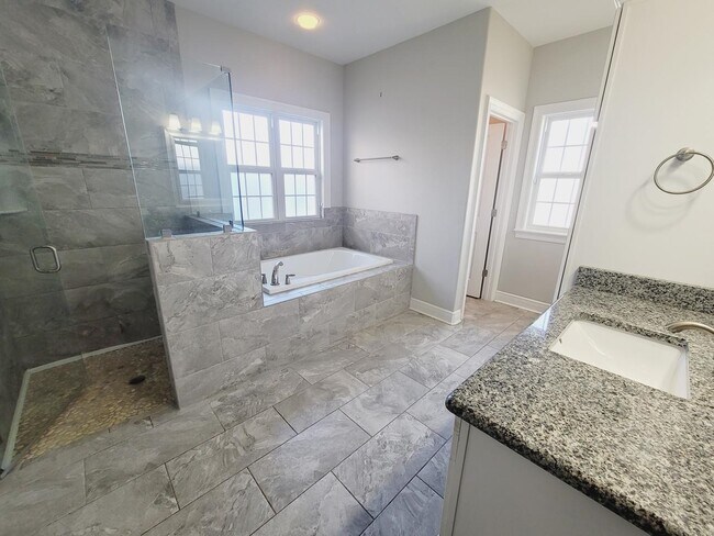 Building Photo - 2508 Goldenrod Wy