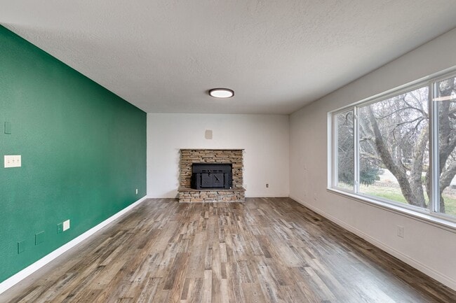 Building Photo - Large home with shop on over 1/2 acre.