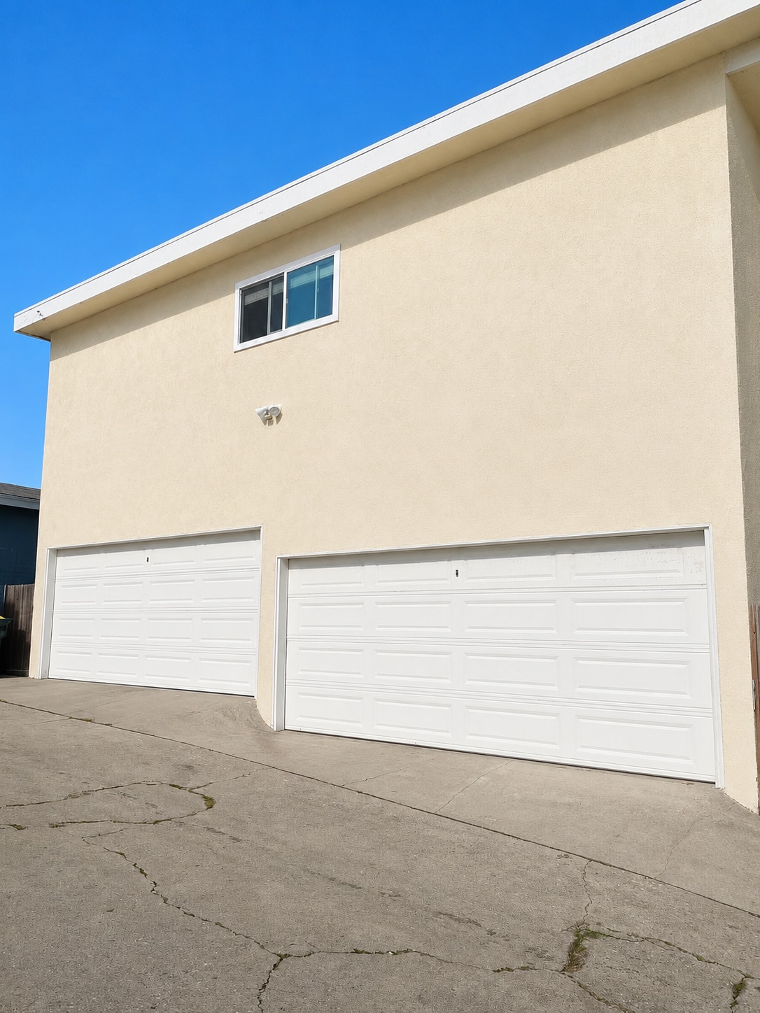 Building Photo - 1729 S Alma St