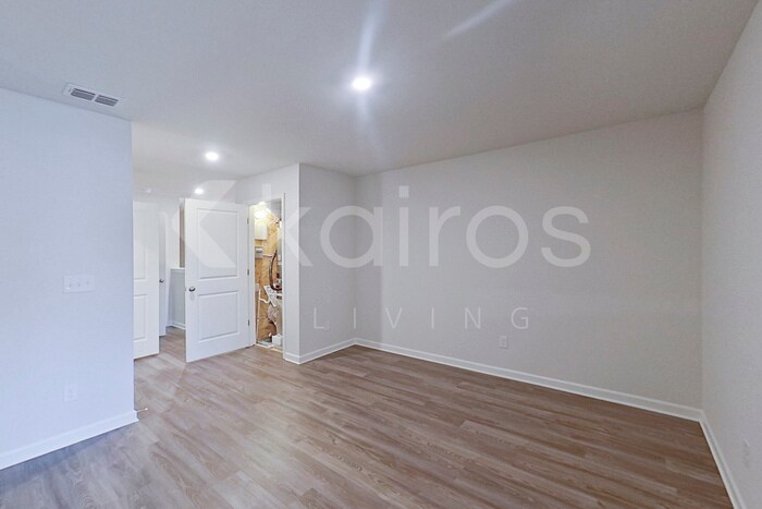 Building Photo - 372 Ironwood Ct