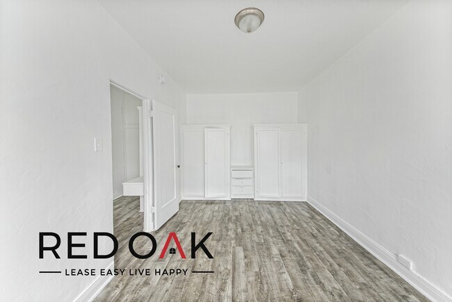 Building Photo - 5611 Carlton Way