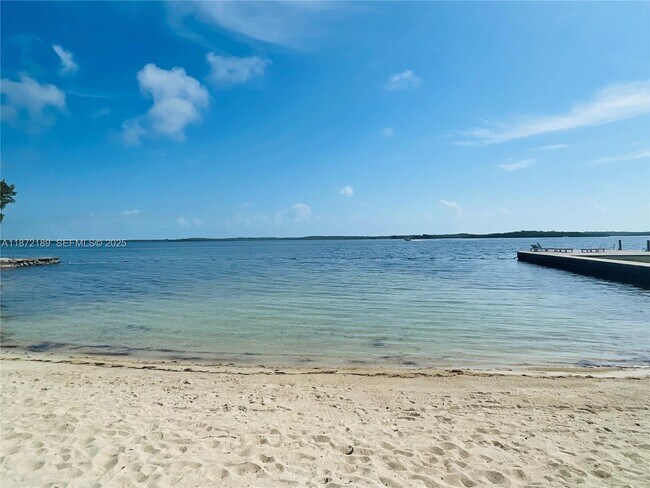 Building Photo - 60 SE Marlin Ave