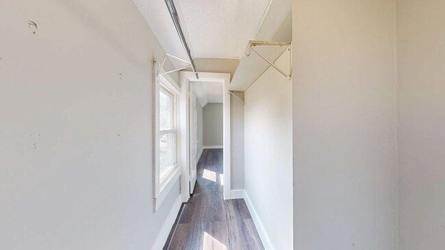 Building Photo - Denison/W.73rd neighborhood - updated 3 be...
