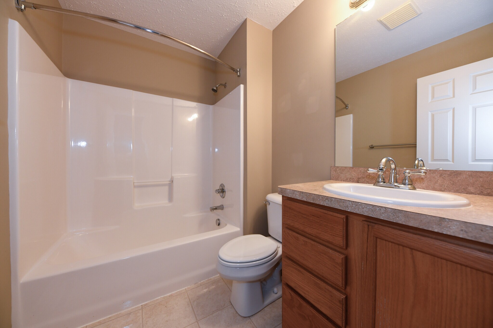 Building Photo - 5845 Crescent Ridge Dr