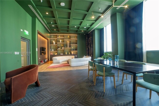 Building Photo - 11 NE 6th St