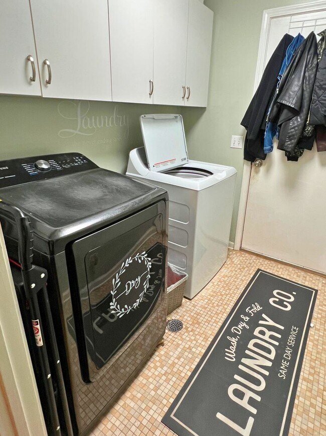 Building Photo - Charming 3-Bedroom, 2-Bath Home with Large...