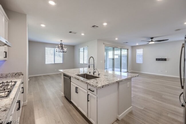 Building Photo - 12392 Aster Hills Ave