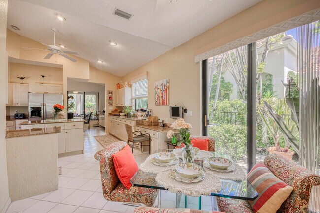 Building Photo - 10080 Dover Carriage Ln