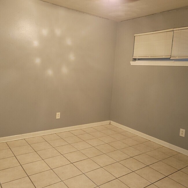 Bedroom - 804 Lyndell Ct