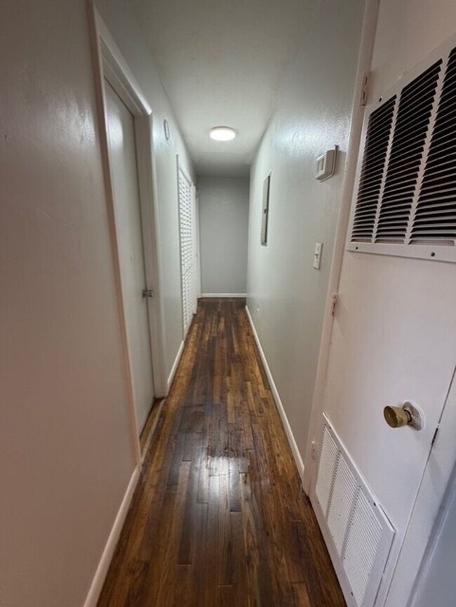 Building Photo - Comfortable 3-Bedroom Home for Rent