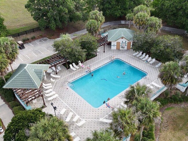 Building Photo - 1222 Santos Pl