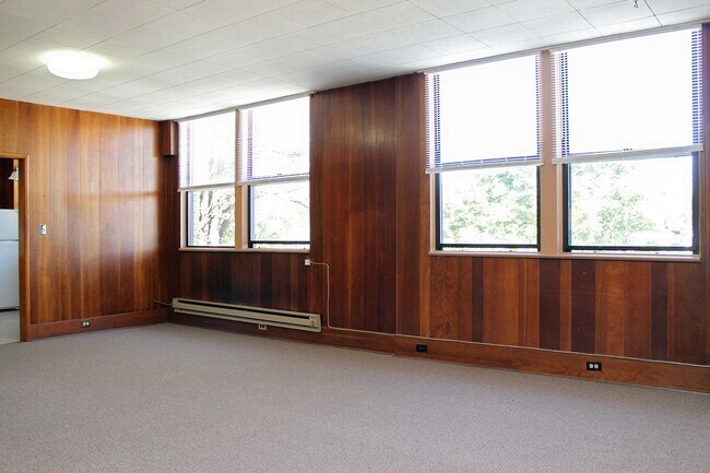 Building Photo - 12610 SW Farmington Rd