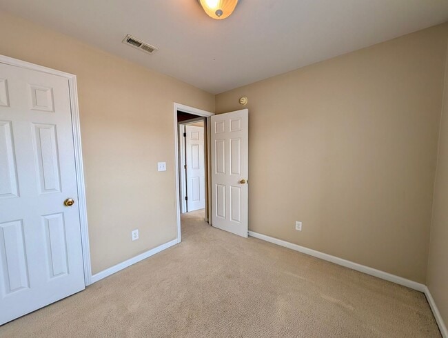 Building Photo - 5122 Brooke Lauren Ln