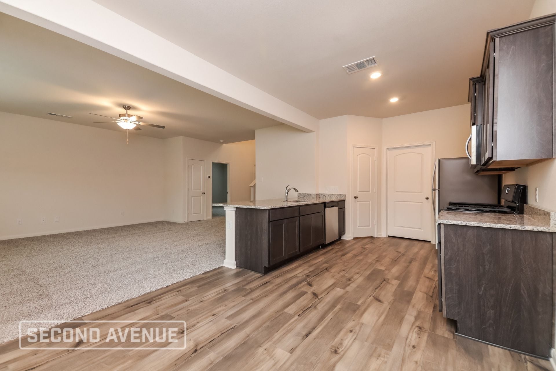 Building Photo - 841 Serena Dr