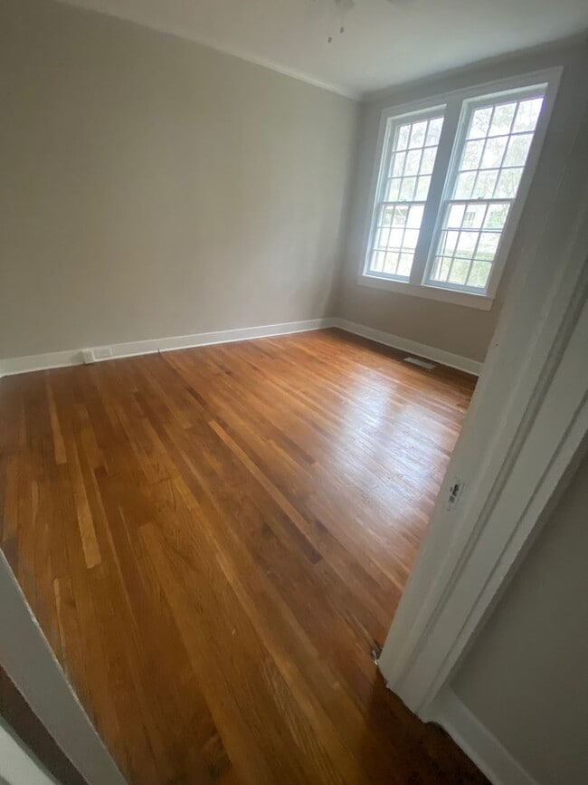 Building Photo - 120 S Main St