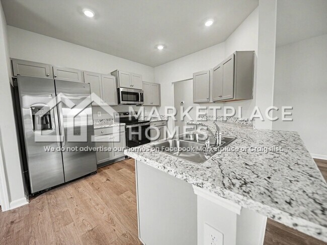Building Photo - 1728 Amber Ave
