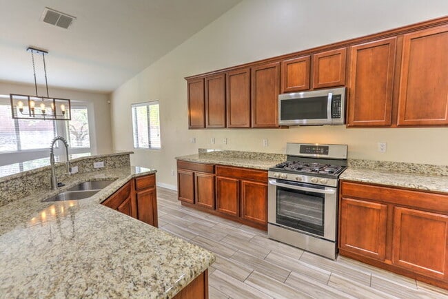 Building Photo - Madera Highlands