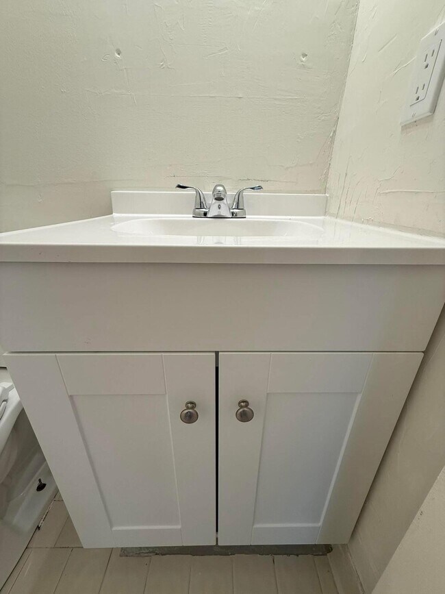 Building Photo - 2000 Springdale Blvd