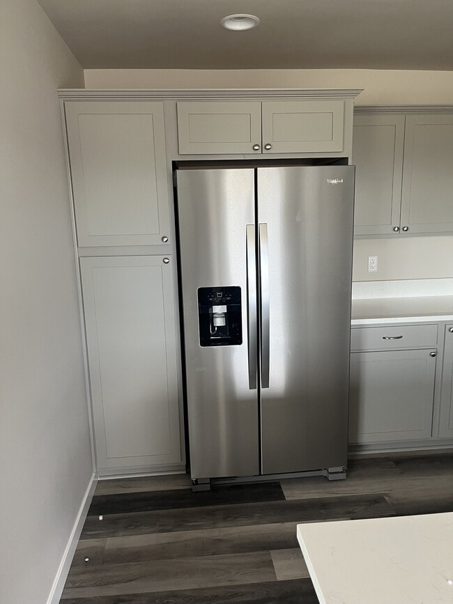 Building Photo - 610 Mead Ave