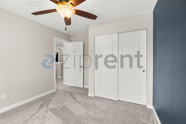 Building Photo - 722 85th Dr SE